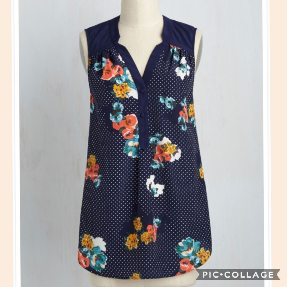 Girl About Easton sleeveless tunic in floral dots